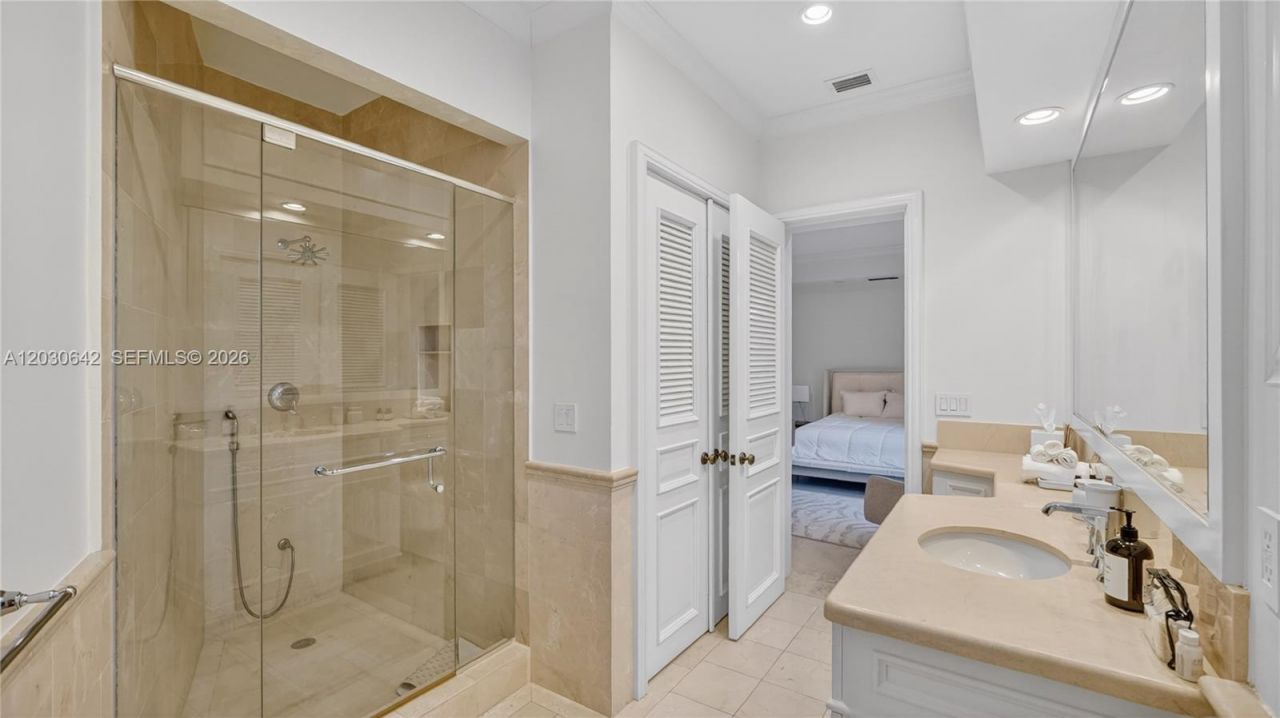 260 Cape Florida Dr , Key Biscayne, FL 33149 Photo