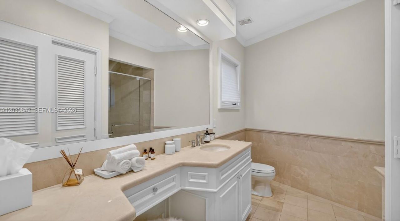 260 Cape Florida Dr , Key Biscayne, FL 33149 Photo