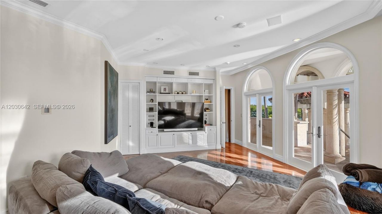 260 Cape Florida Dr , Key Biscayne, FL 33149 Photo