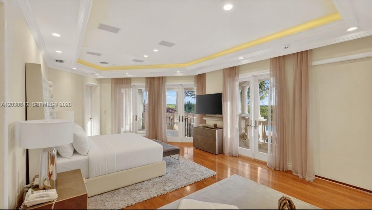 260 Cape Florida Dr , Key Biscayne, FL 33149 Photo