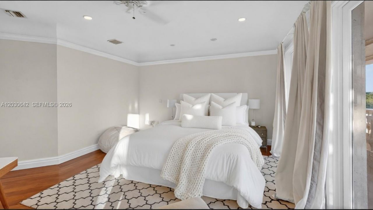 260 Cape Florida Dr , Key Biscayne, FL 33149 Photo