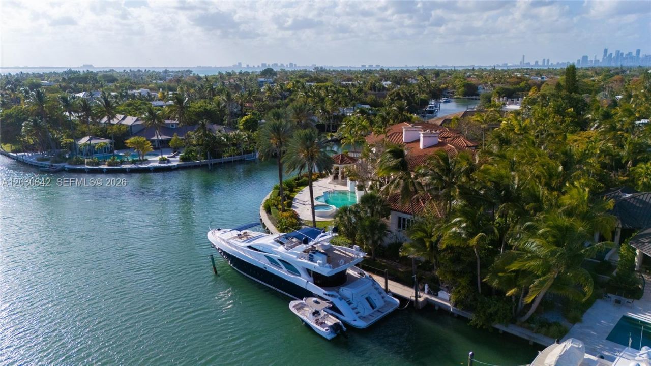 260 Cape Florida Dr , Key Biscayne, FL 33149 Photo