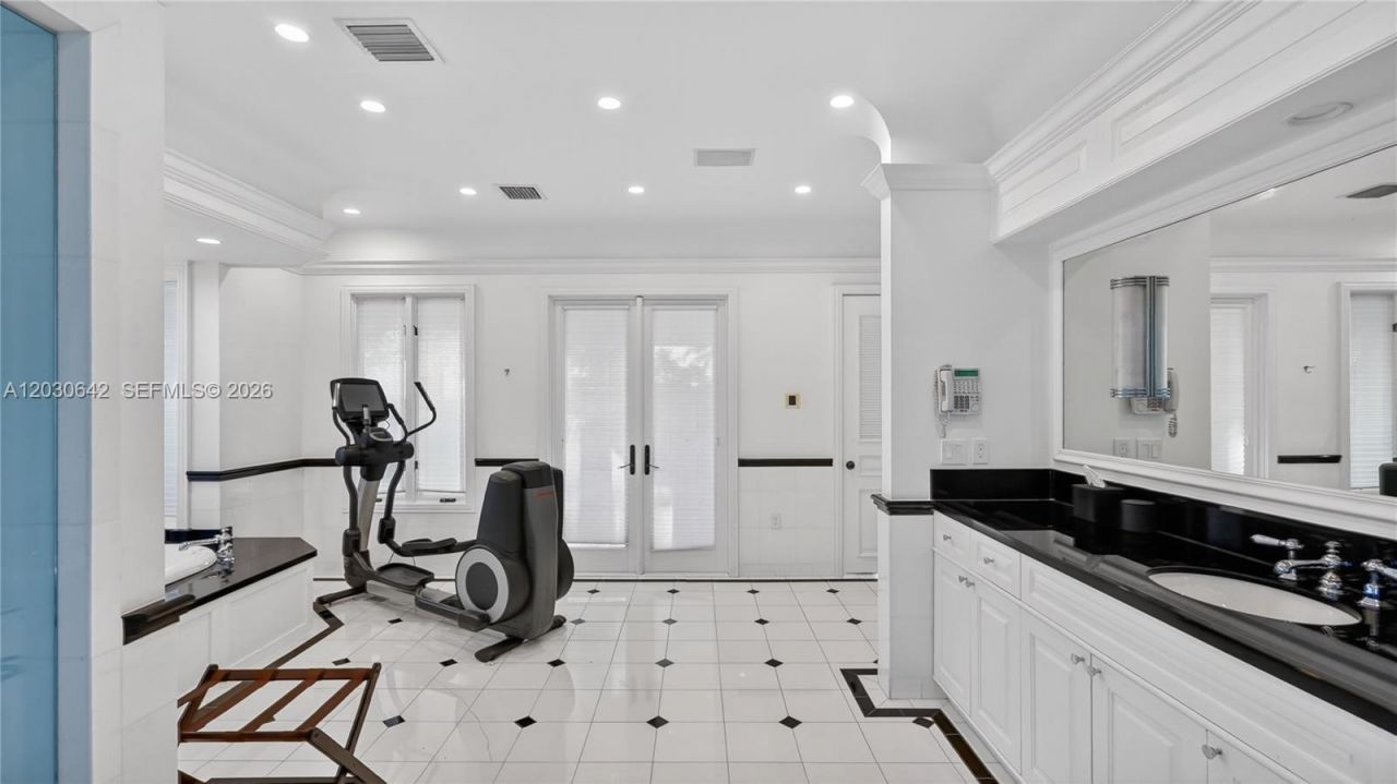 260 Cape Florida Dr , Key Biscayne, FL 33149 Photo