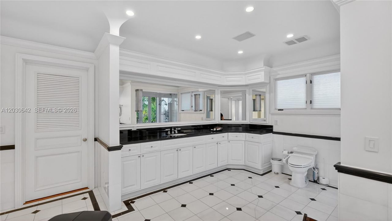 260 Cape Florida Dr , Key Biscayne, FL 33149 Photo