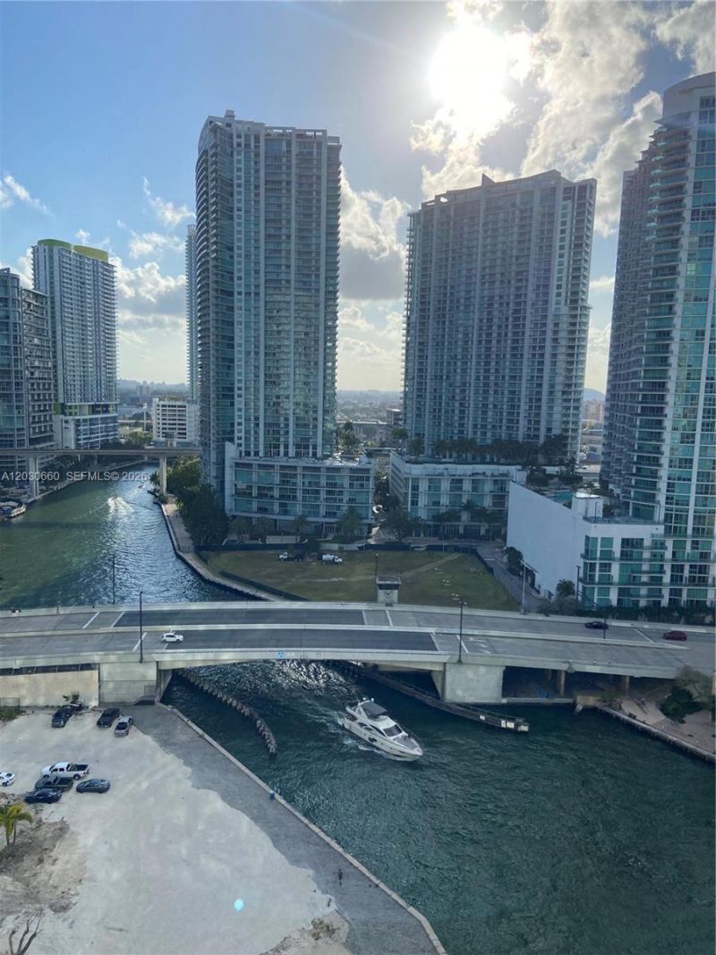 31 SE 5th St , Unit 2103, Miami, FL 33131 Photo
