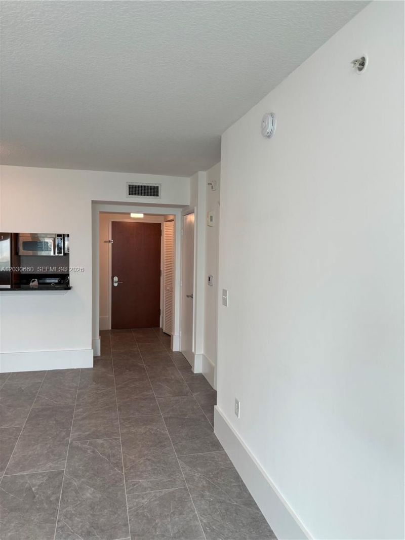 31 SE 5th St , Unit 2103, Miami, FL 33131 Photo