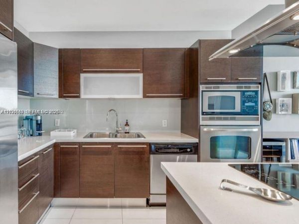 7930 East Dr, Unit 707, North Bay Village, FL 33141