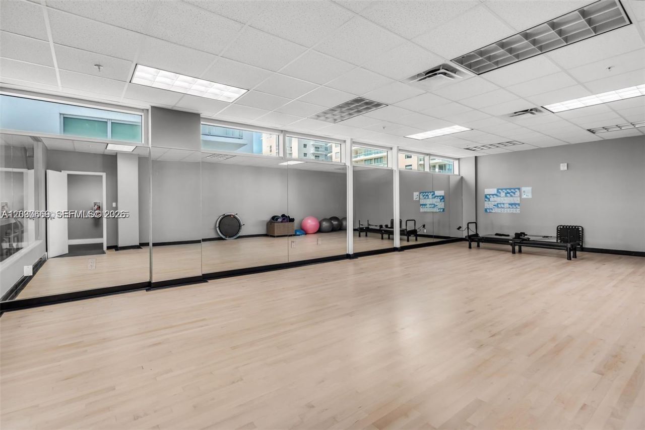 7930 East Dr, Unit 707, North Bay Village, FL 33141 Photo