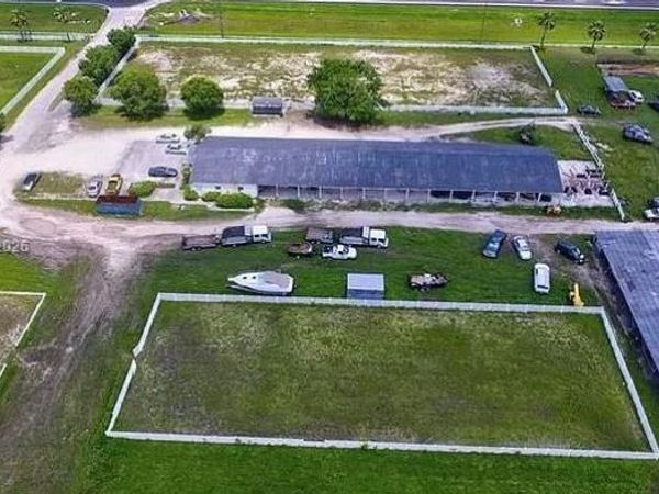 15621 S State Road 7 , Delray Beach, FL 33446