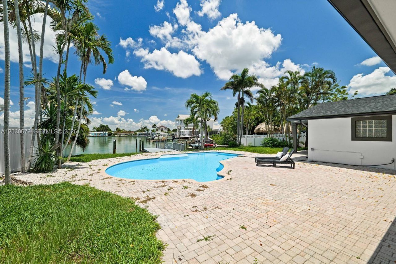 7905 9th Ave S , Saint Petersburg, FL 33707 Photo