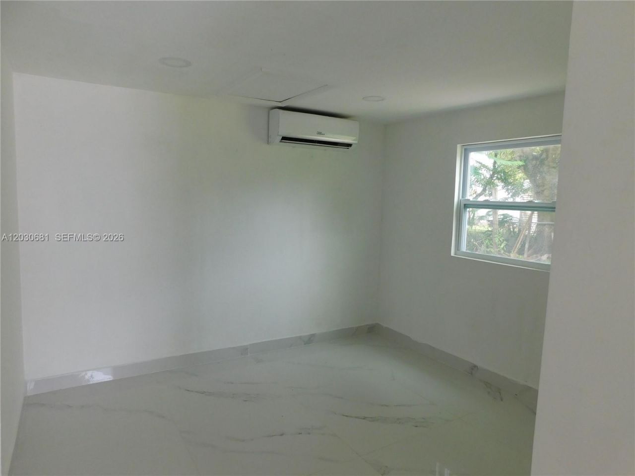 1605 NW 26th St, Unit B, Miami, FL 33142 Photo