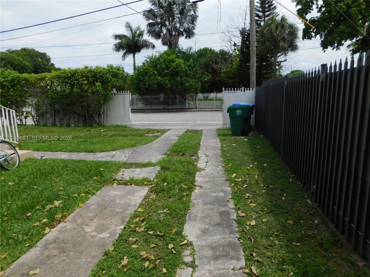 1605 NW 26th St, Unit B, Miami, FL 33142 Photo
