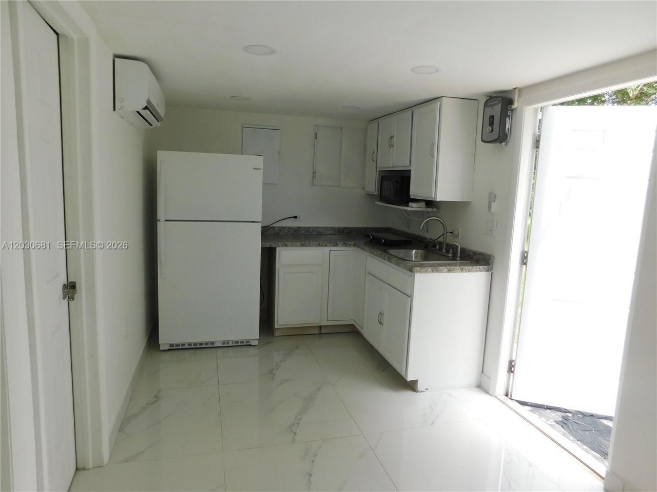 1605 NW 26th St, Unit B, Miami, FL 33142 Photo
