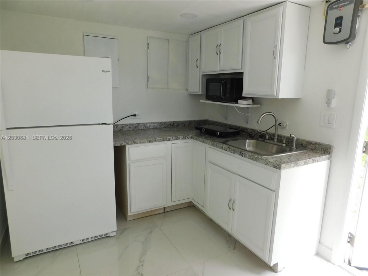 1605 NW 26th St, Unit B, Miami, FL 33142 Photo
