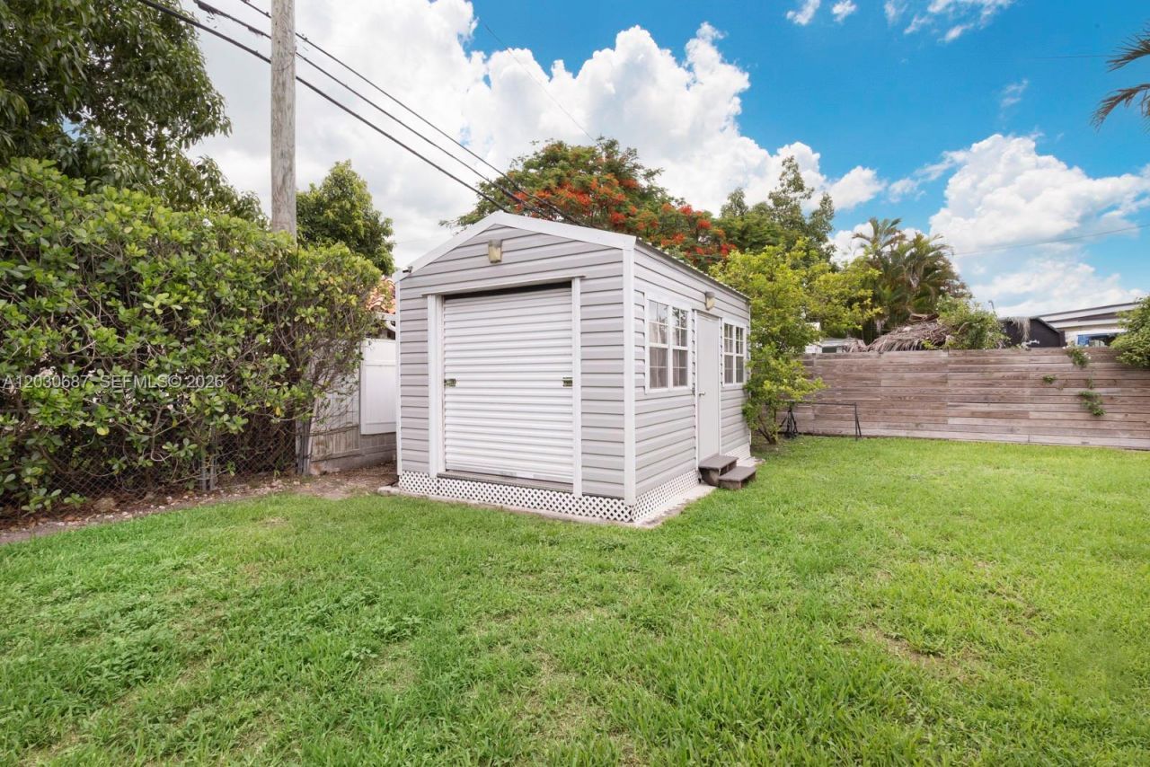 11431 SW 40th Ter, Miami, FL 33165 Photo