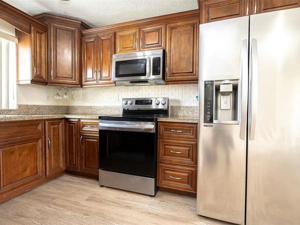 2740 W 62nd Pl , Unit 201, Hialeah, FL 33016