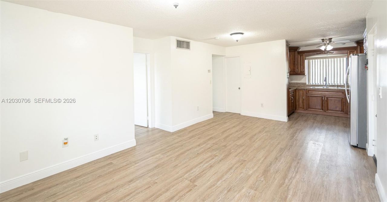 2740 W 62nd Pl , Unit 201, Hialeah, FL 33016 Photo