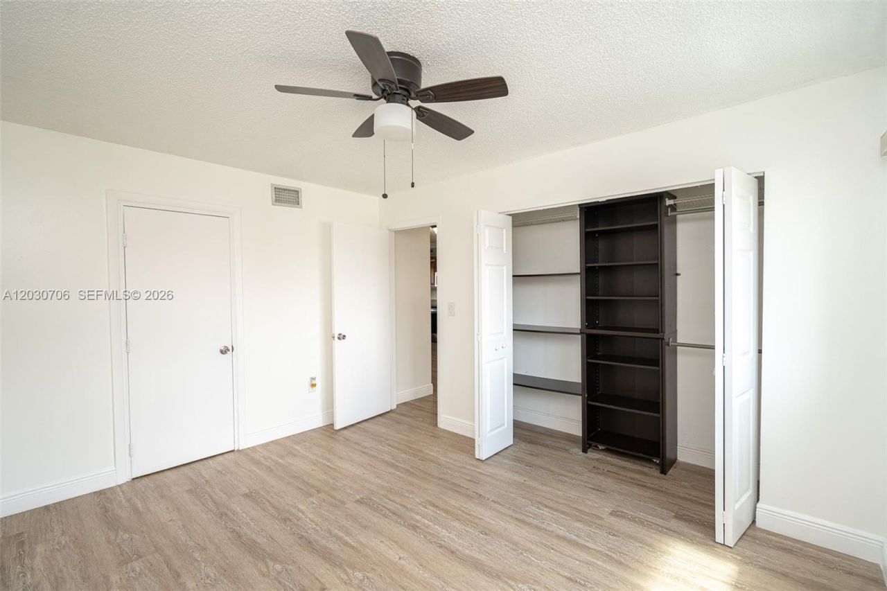 2740 W 62nd Pl , Unit 201, Hialeah, FL 33016 Photo