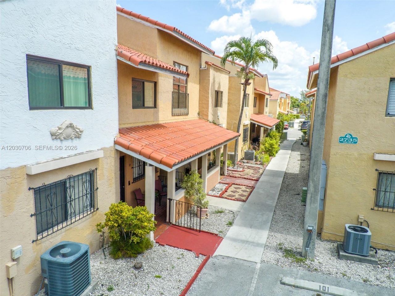 2740 W 62nd Pl , Unit 201, Hialeah, FL 33016 Photo