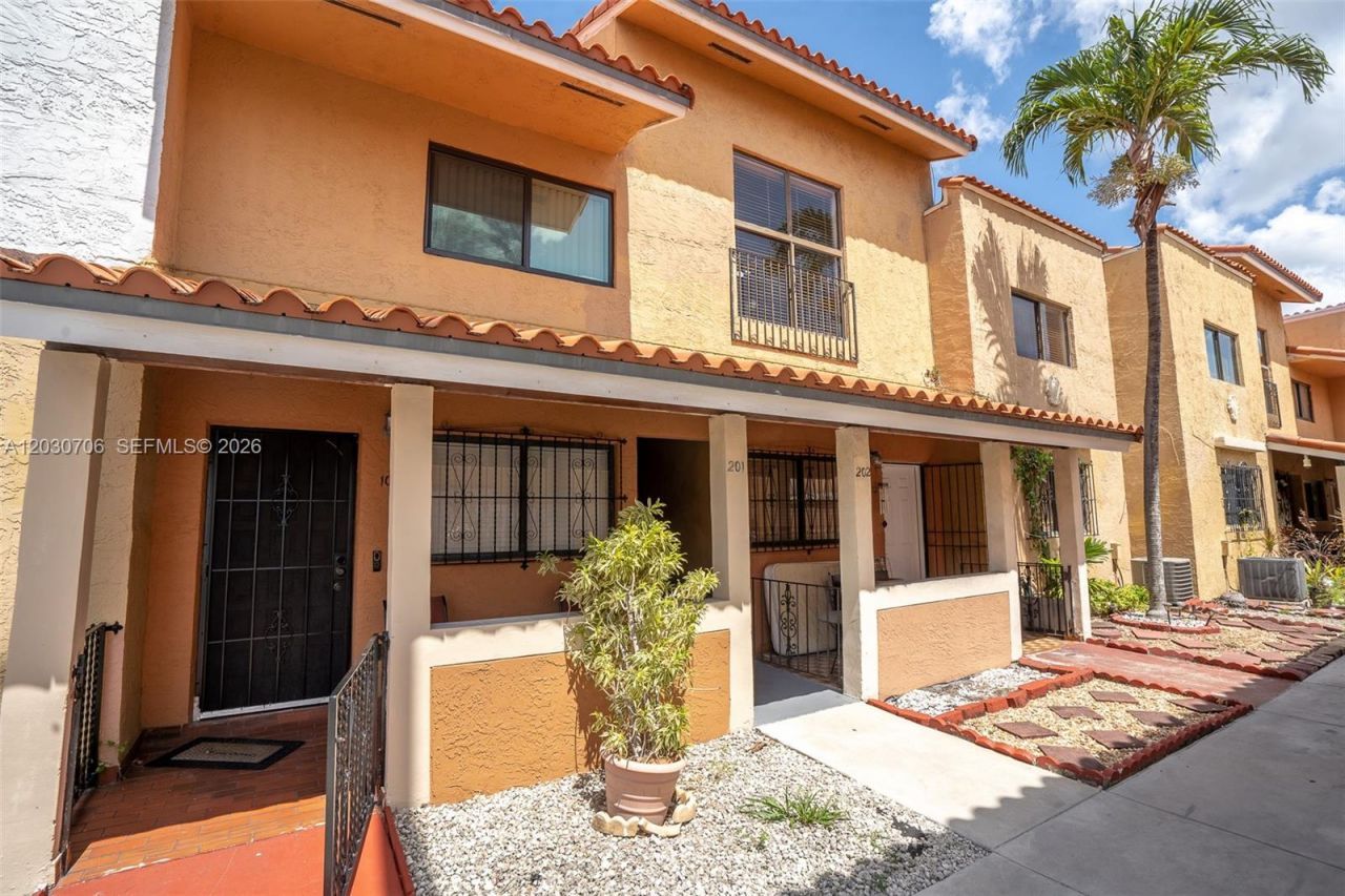 2740 W 62nd Pl , Unit 201, Hialeah, FL 33016 Photo
