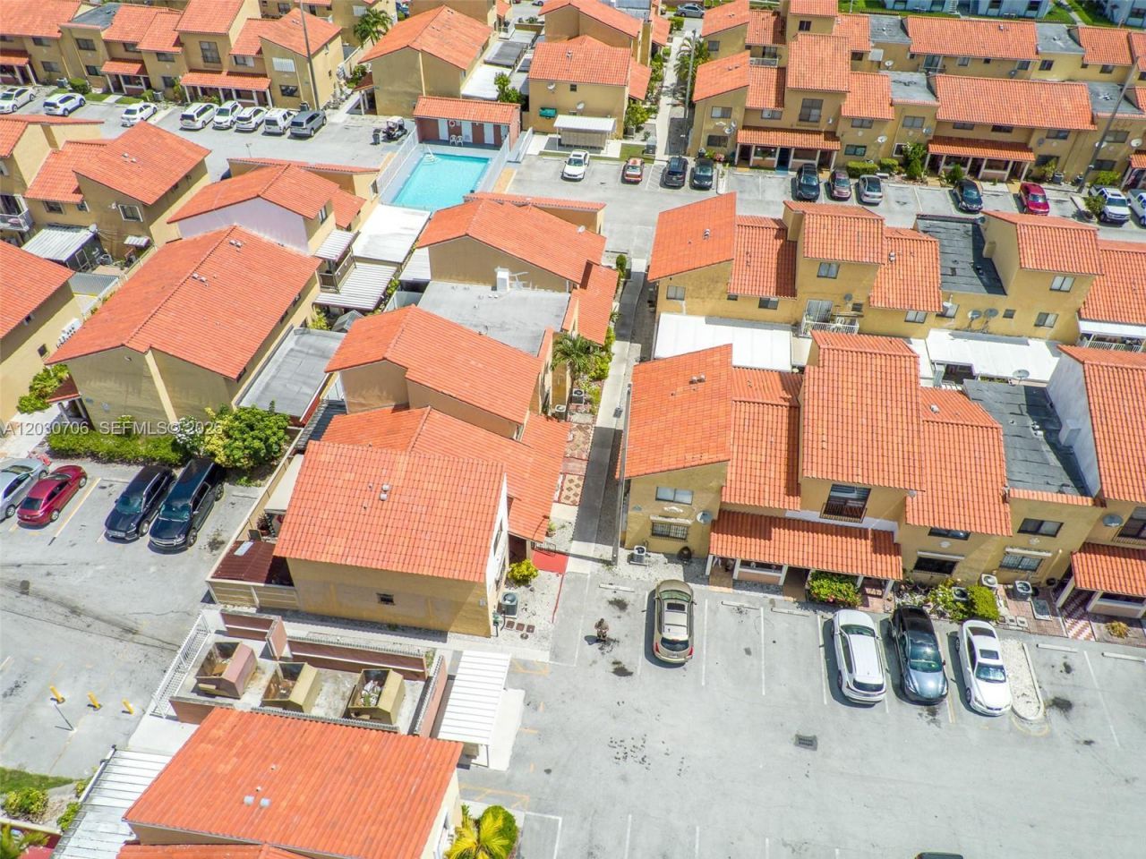 2740 W 62nd Pl , Unit 201, Hialeah, FL 33016 Photo