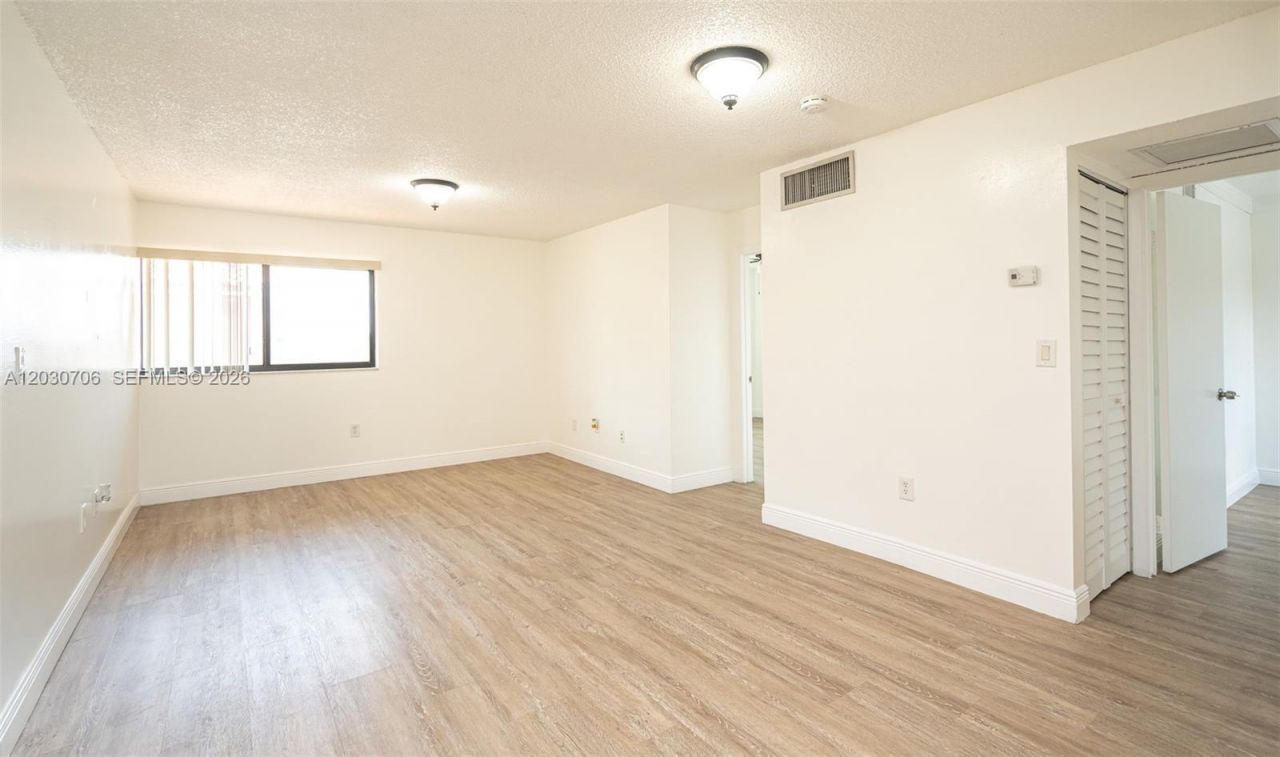 2740 W 62nd Pl , Unit 201, Hialeah, FL 33016 Photo