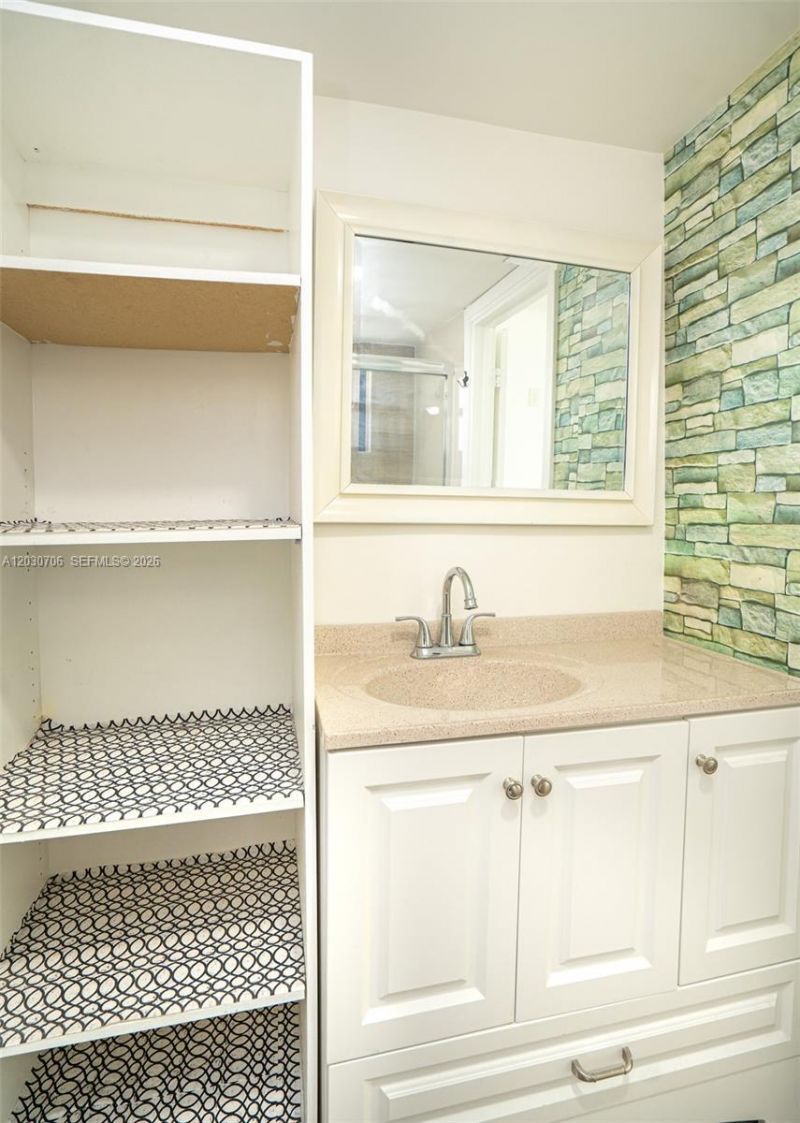 2740 W 62nd Pl , Unit 201, Hialeah, FL 33016 Photo