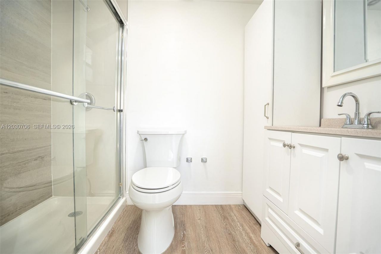 2740 W 62nd Pl , Unit 201, Hialeah, FL 33016 Photo