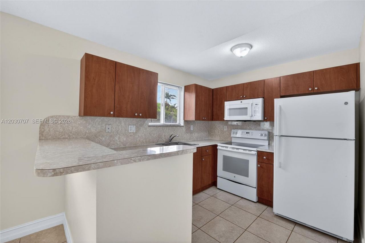 2721 SE 12th Pl , Unit 206, Homestead, FL 33035 Photo