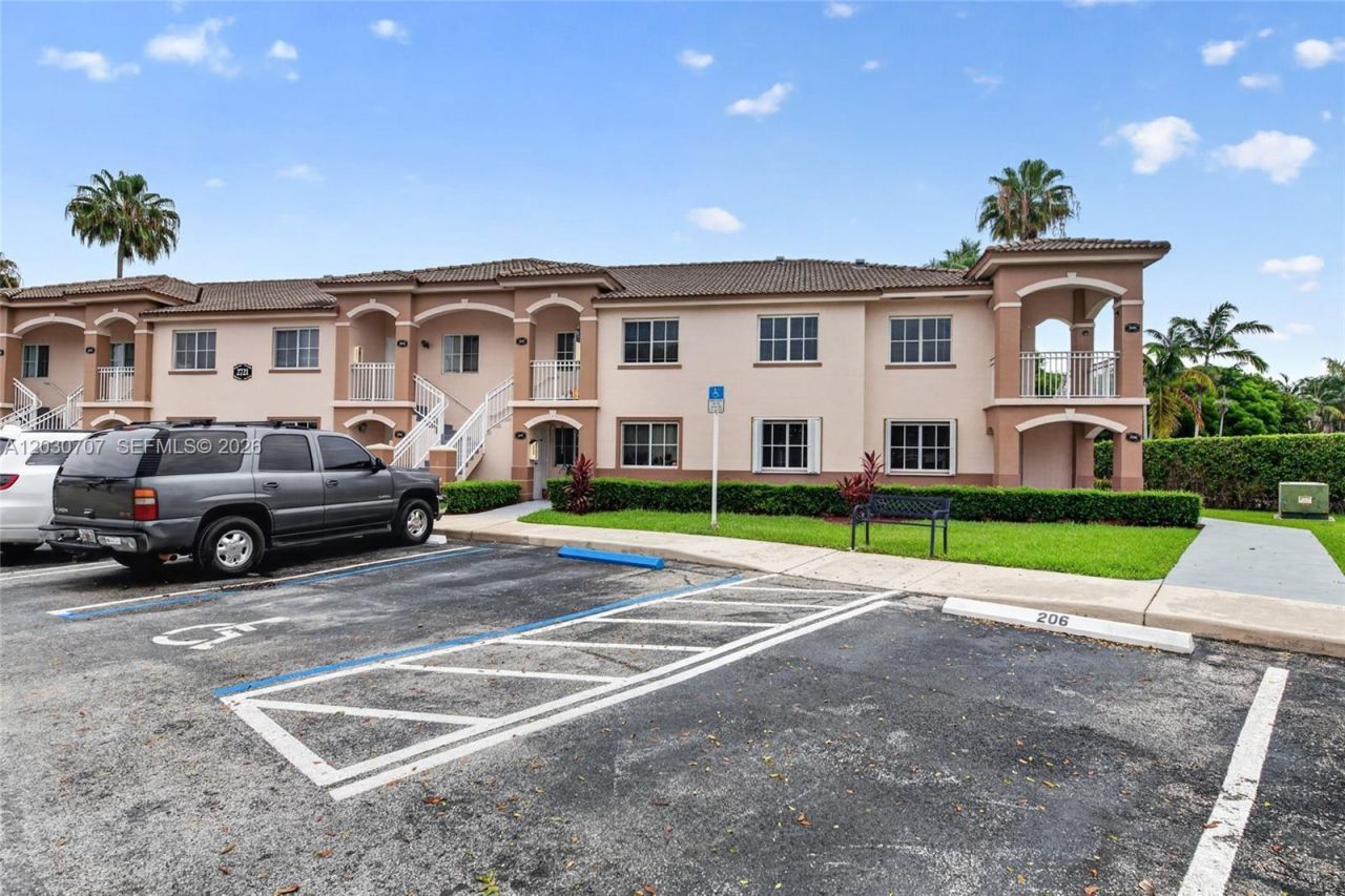 2721 SE 12th Pl , Unit 206, Homestead, FL 33035 Photo