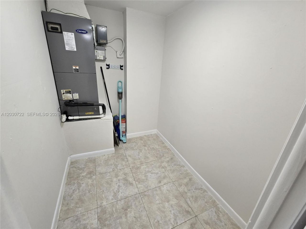 900 NE 195th St , Unit 215, Miami, FL 33179 Photo