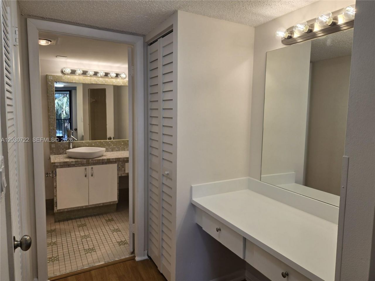 900 NE 195th St , Unit 215, Miami, FL 33179 Photo