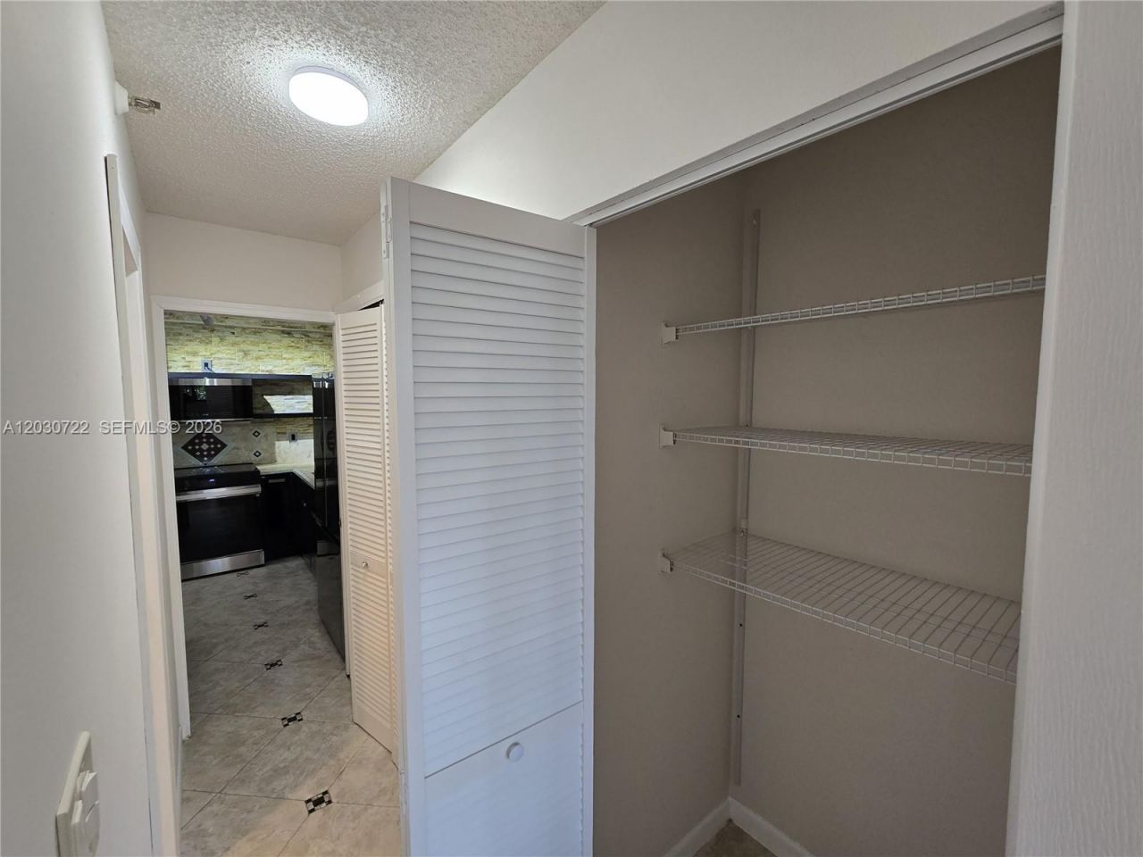 900 NE 195th St , Unit 215, Miami, FL 33179 Photo