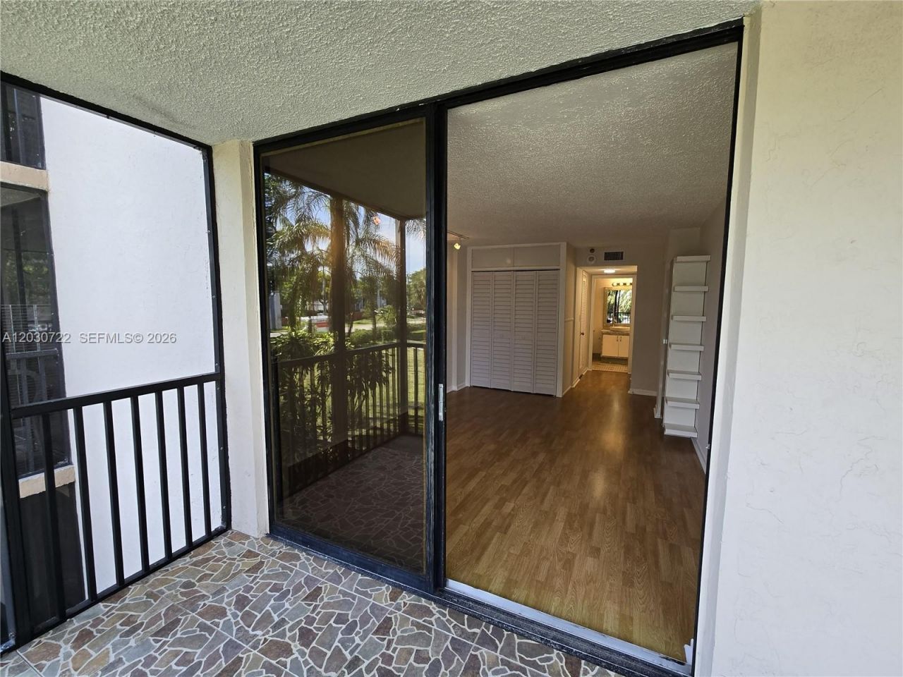 900 NE 195th St , Unit 215, Miami, FL 33179 Photo