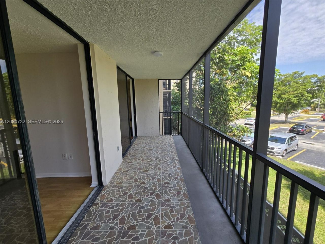 900 NE 195th St , Unit 215, Miami, FL 33179 Photo