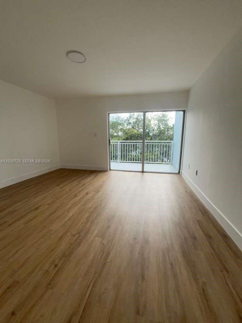 Please Call For Address, Unit D422, Miami, FL 33172 Photo