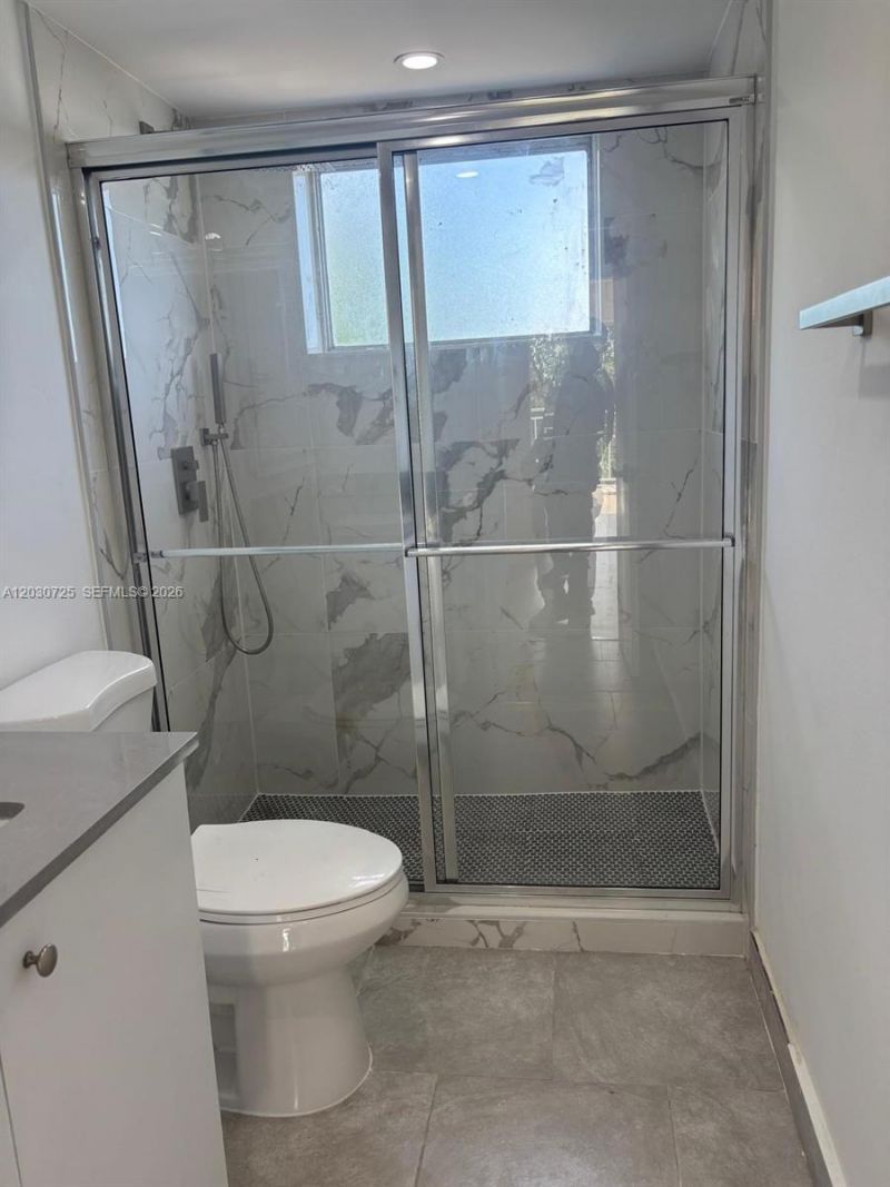 Please Call For Address, Unit D422, Miami, FL 33172 Photo