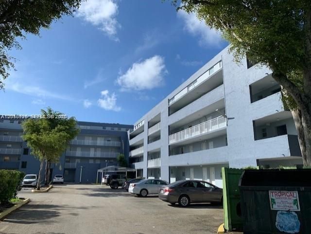 Please Call For Address, Unit D422, Miami, FL 33172 Photo