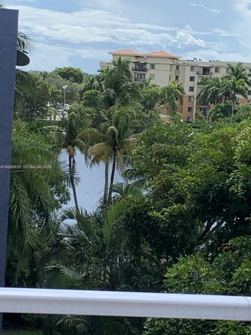 Please Call For Address, Unit D422, Miami, FL 33172 Photo