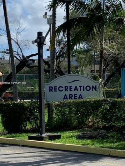 Please Call For Address, Unit D422, Miami, FL 33172 Photo