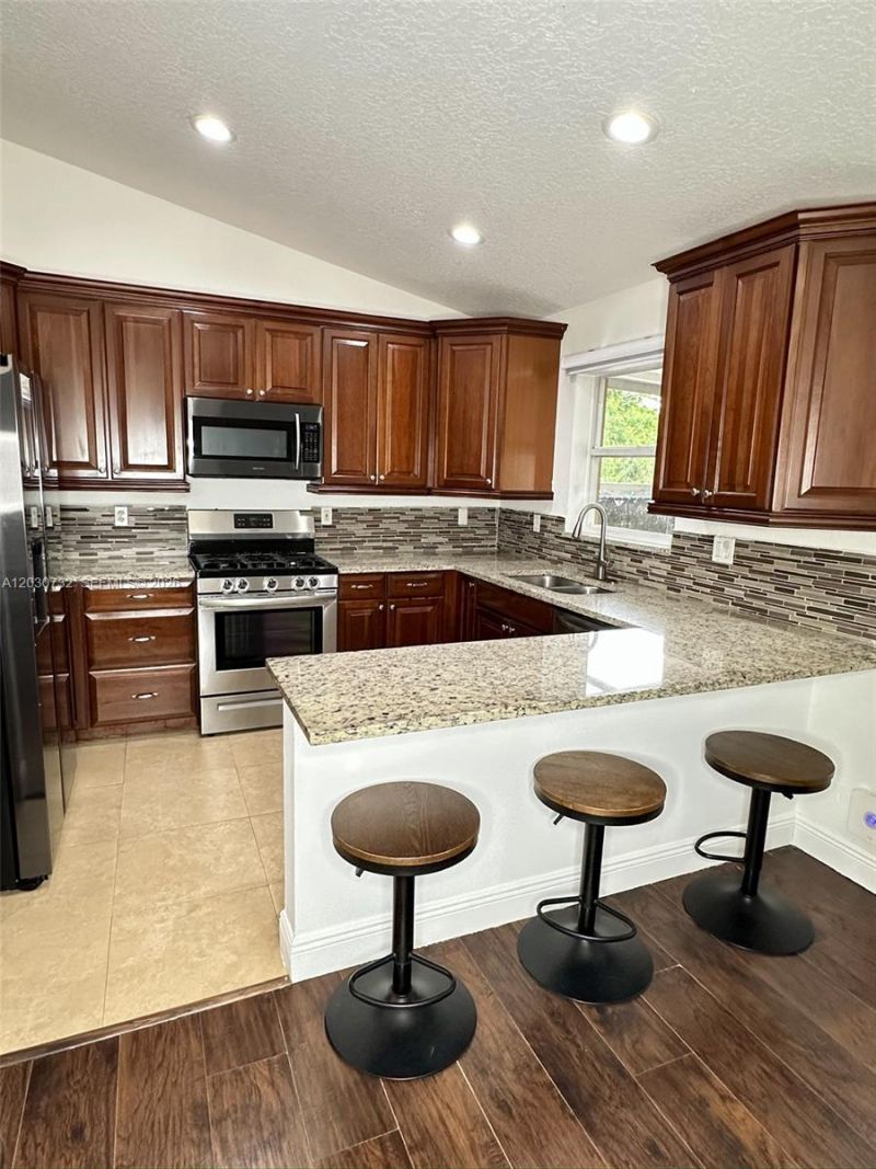 1010 Salmon Isle , Greenacres, FL 33413 Photo