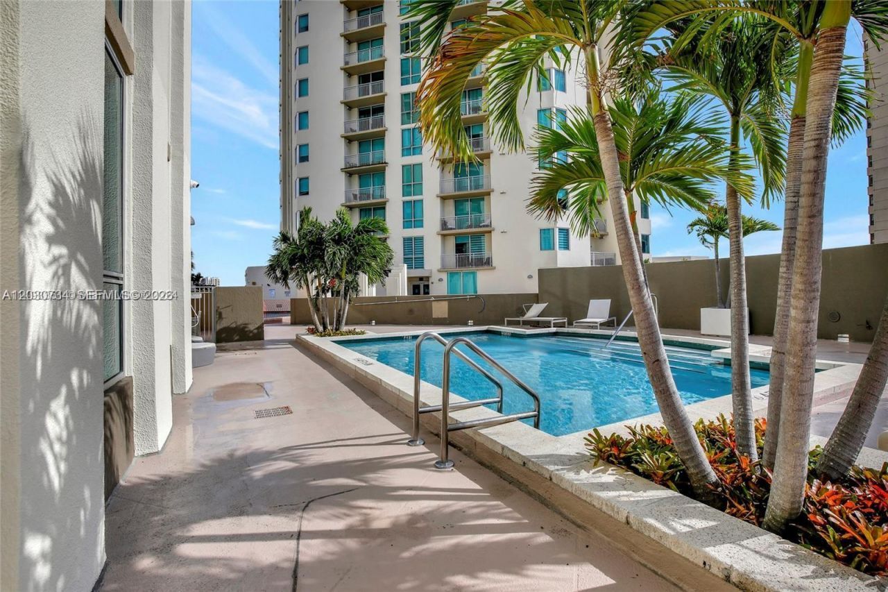 9055 SW 73rd Ct , Unit 1504, Miami, FL 33156 Photo