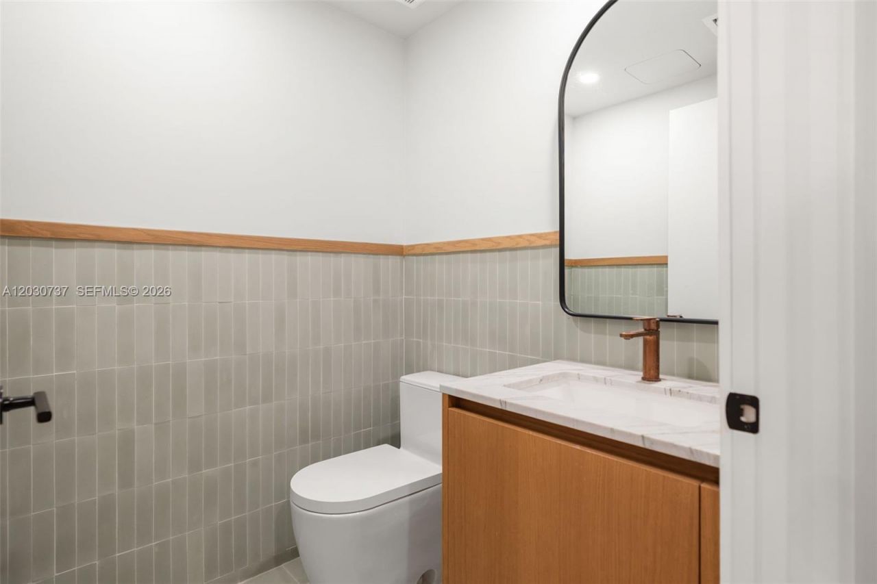 1176 97th Street, Unit 302, Bay Harbor Islands, FL 33154 Photo