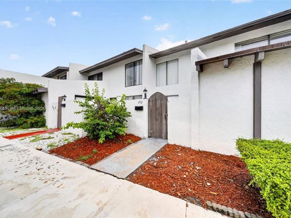6912 SW 110th Ave , Miami, FL 33173