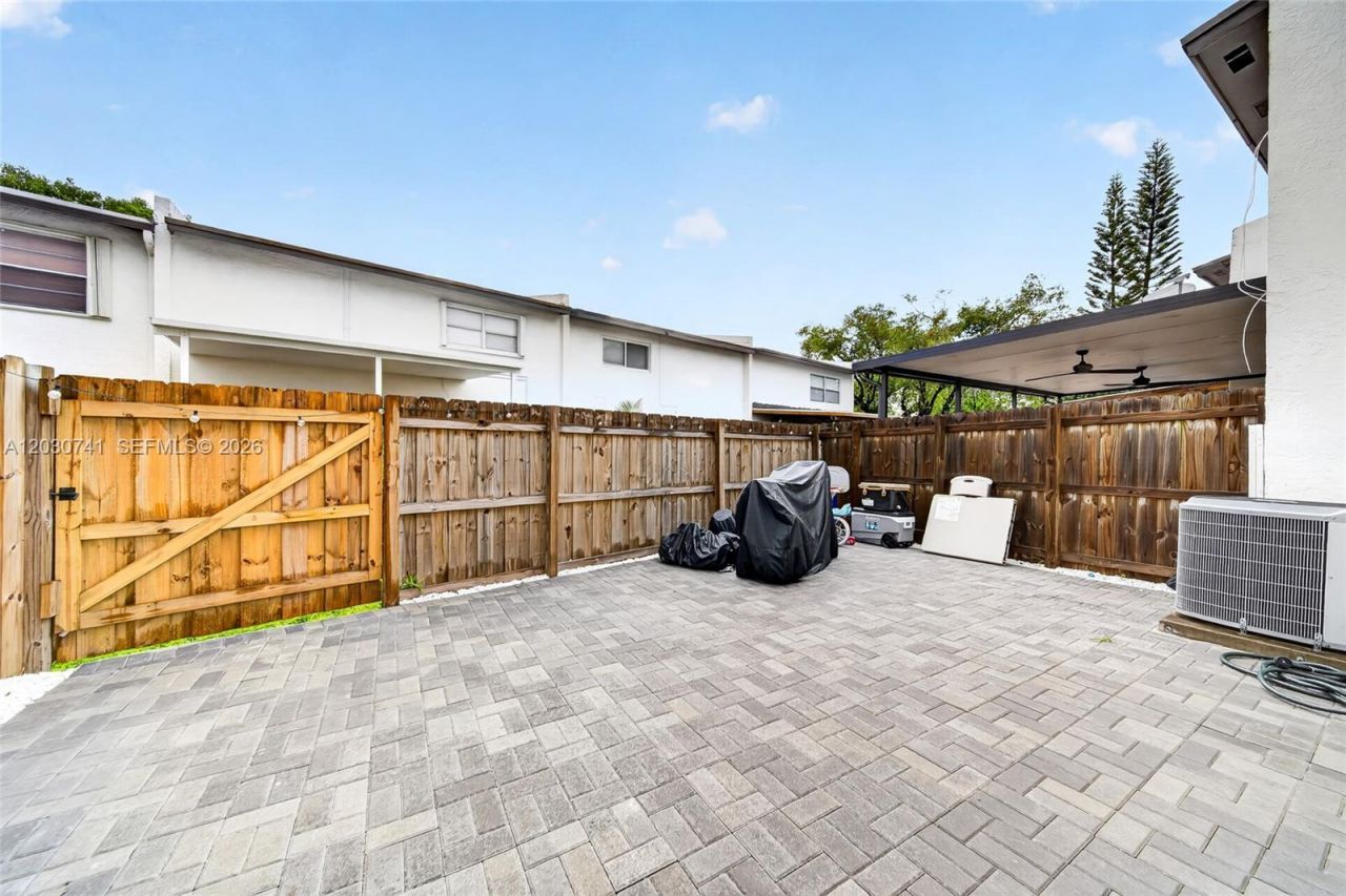 6912 SW 110th Ave , Miami, FL 33173 Photo