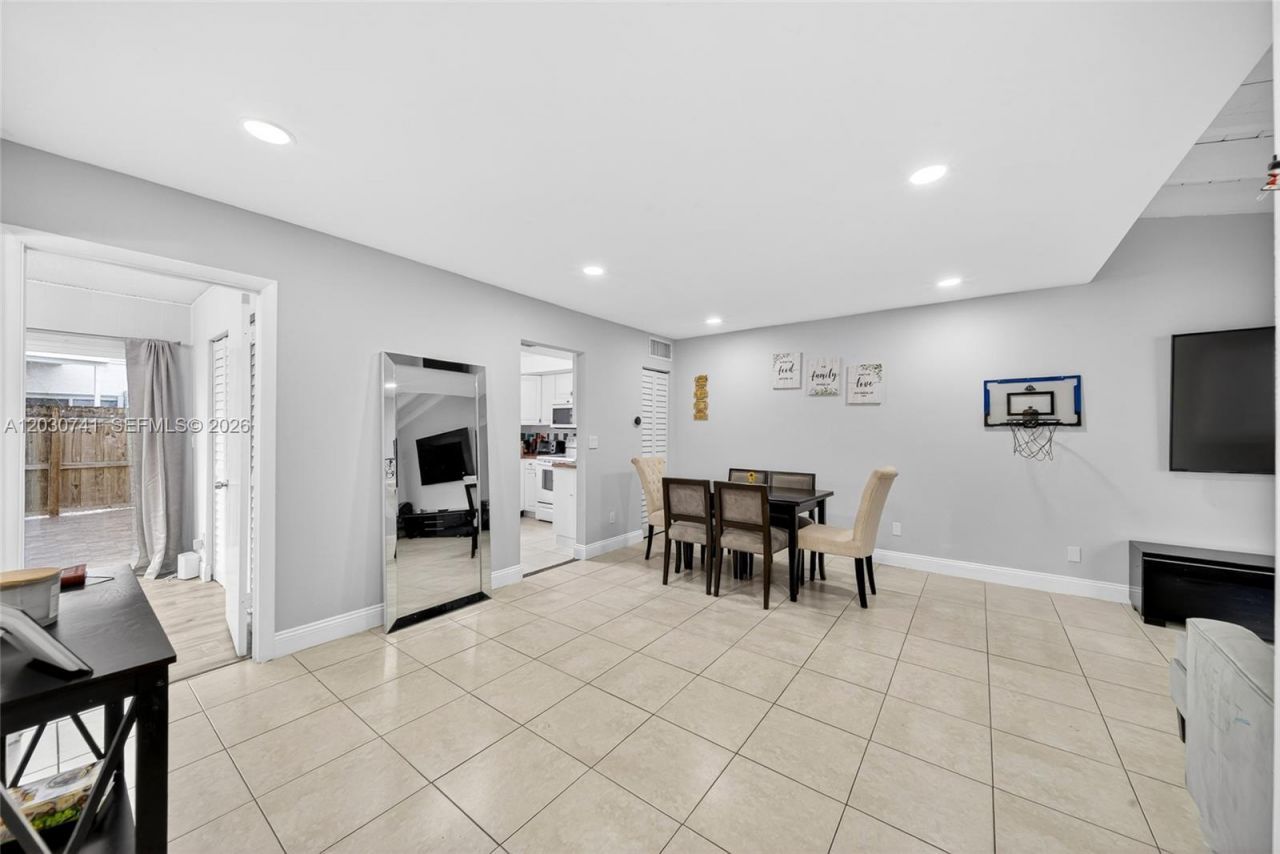 6912 SW 110th Ave , Miami, FL 33173 Photo