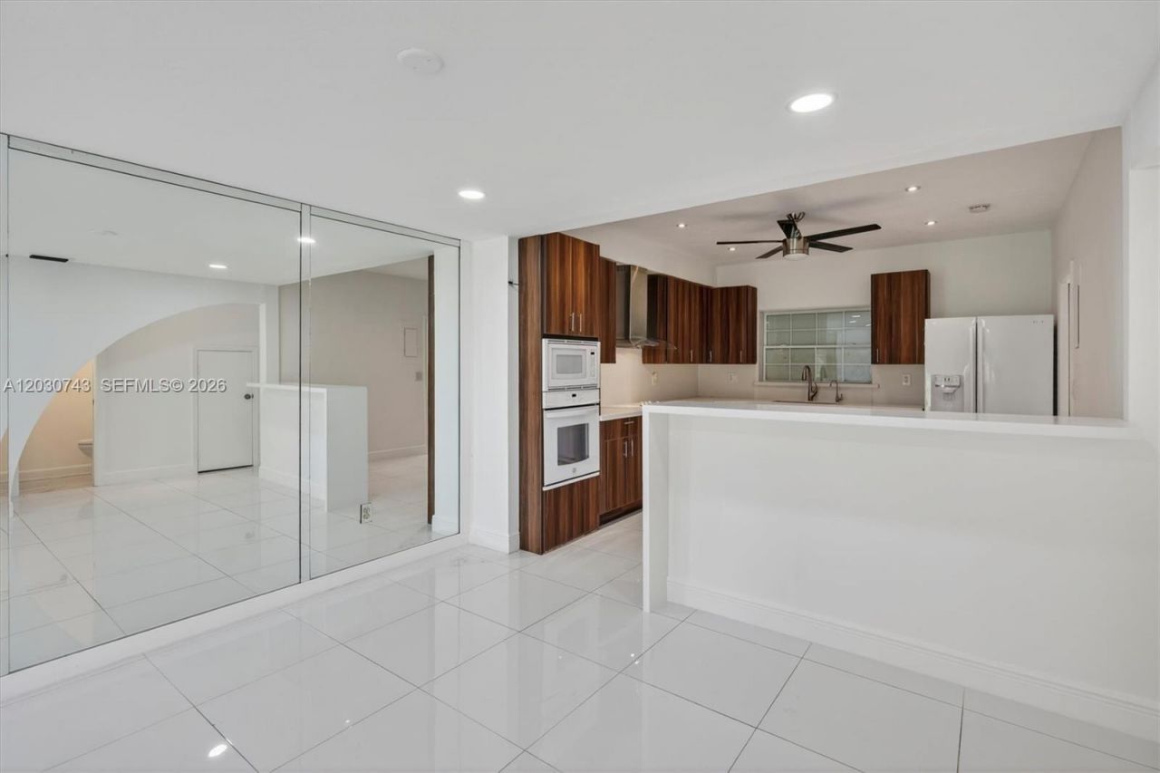 8875 SW 62nd Ter , Unit 10-D, Miami, FL 33173 Photo