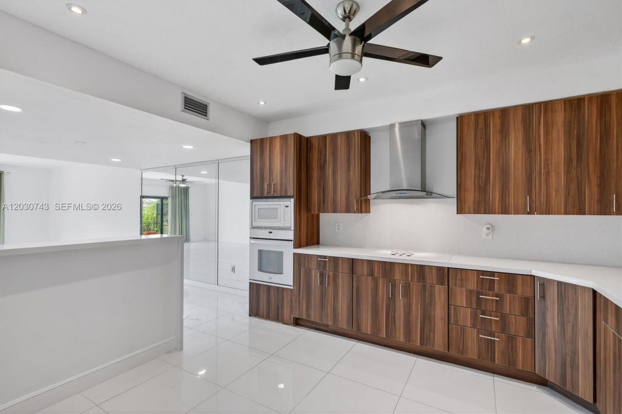 8875 SW 62nd Ter , Unit 10-D, Miami, FL 33173 Photo
