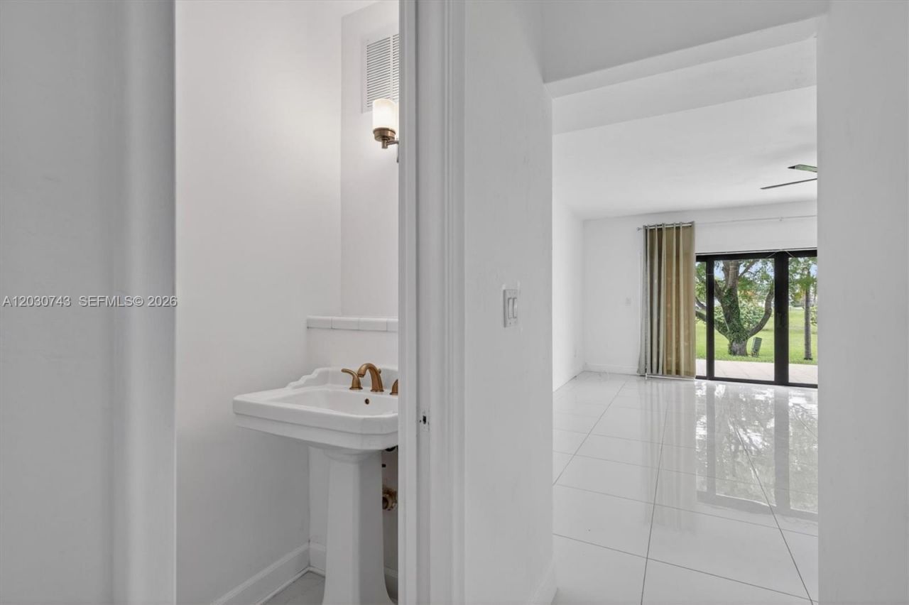 8875 SW 62nd Ter , Unit 10-D, Miami, FL 33173 Photo