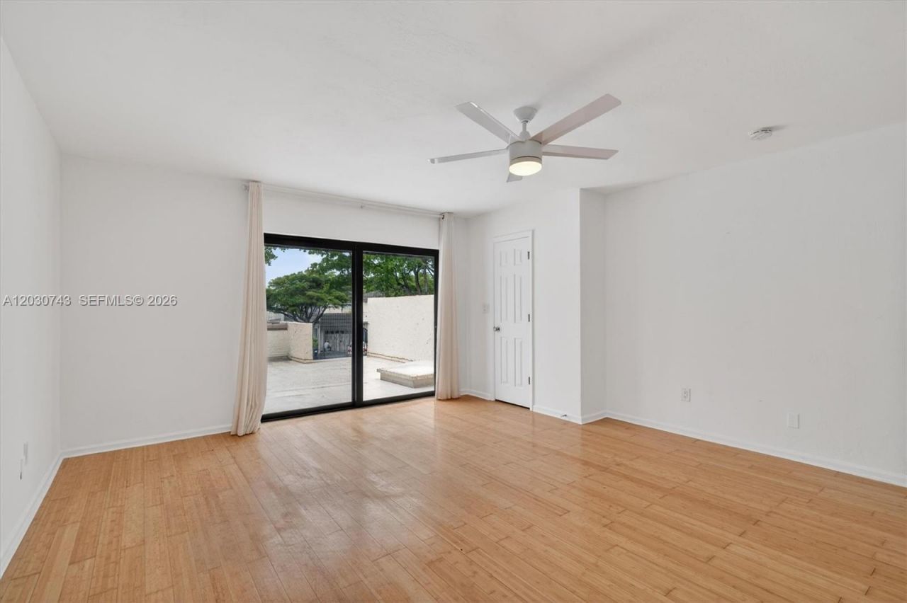 8875 SW 62nd Ter , Unit 10-D, Miami, FL 33173 Photo